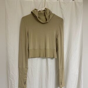 lululemon cropped mock neck hooded shirt. thumb holes. sz 6-8. beige/cream.
